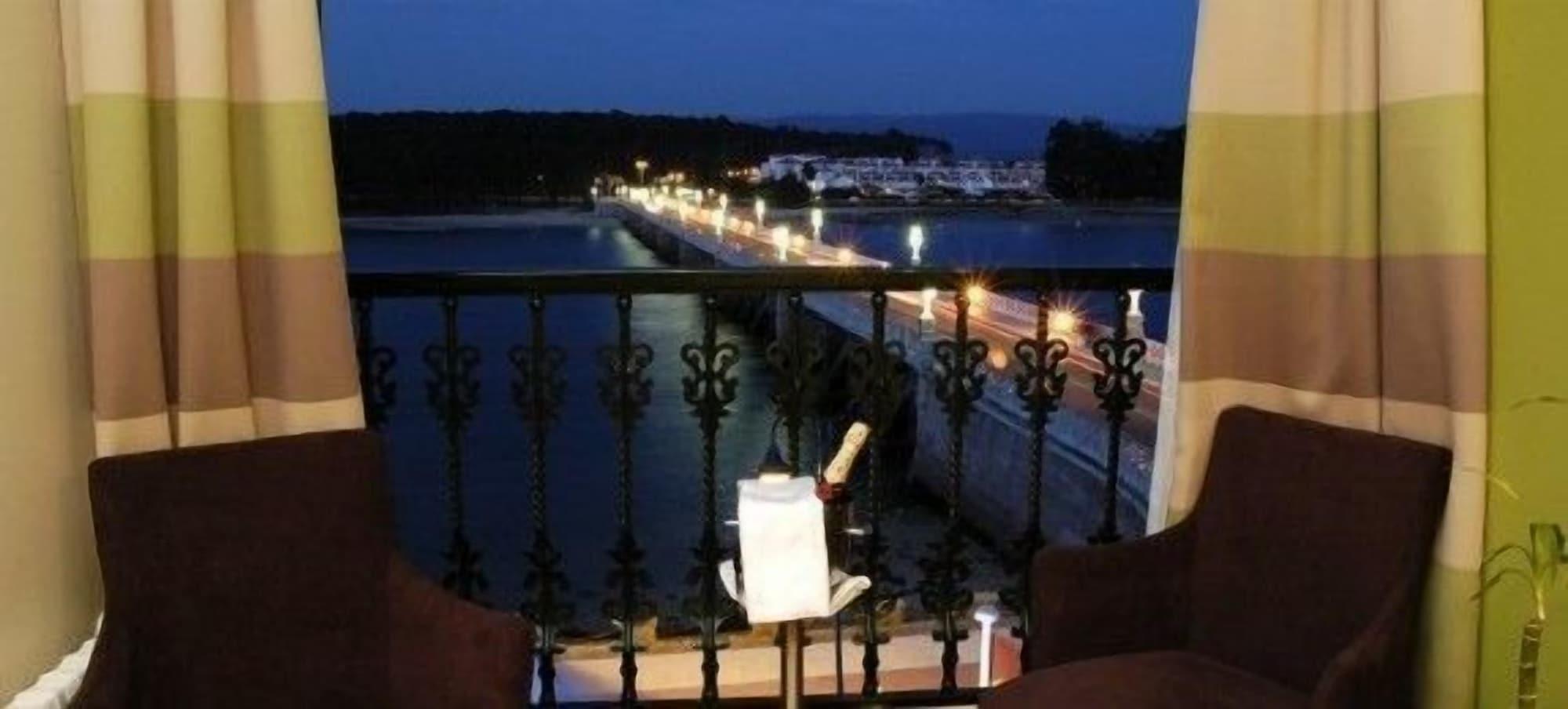 Hotel Puente De La Toja 오그로브 외부 사진