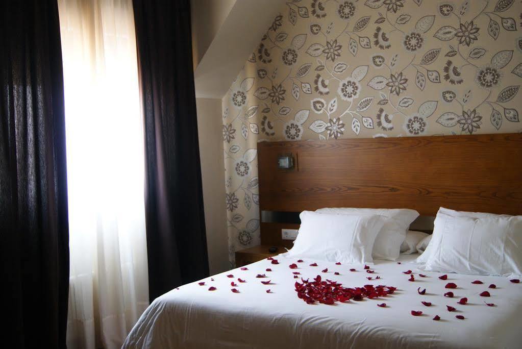 Hotel Puente De La Toja 오그로브 외부 사진